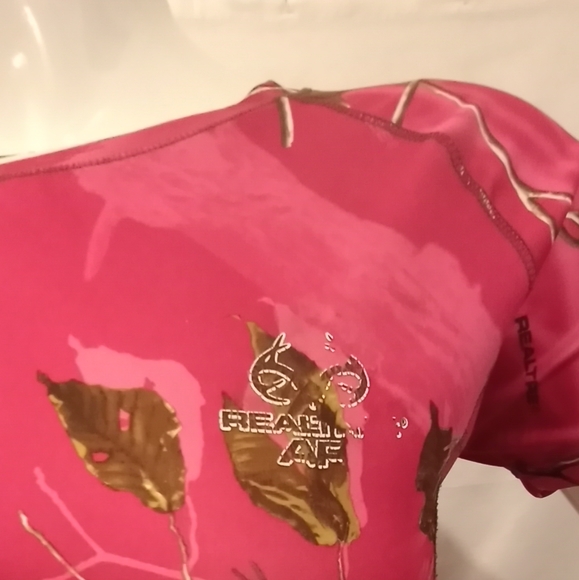 Realtree t-shirt - Picture 2 of 5